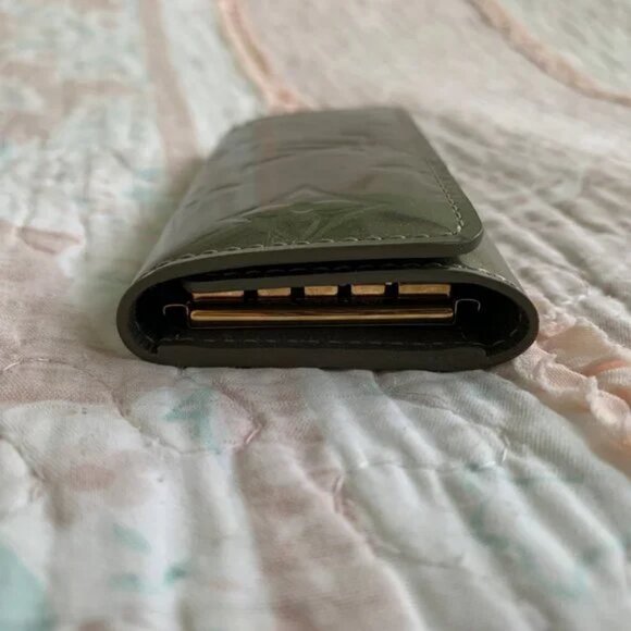 Louis Vuitton Glace Monogram Multicle Key Case Green w/ Box Dust Bag UNUSED - Picture 4 of 16